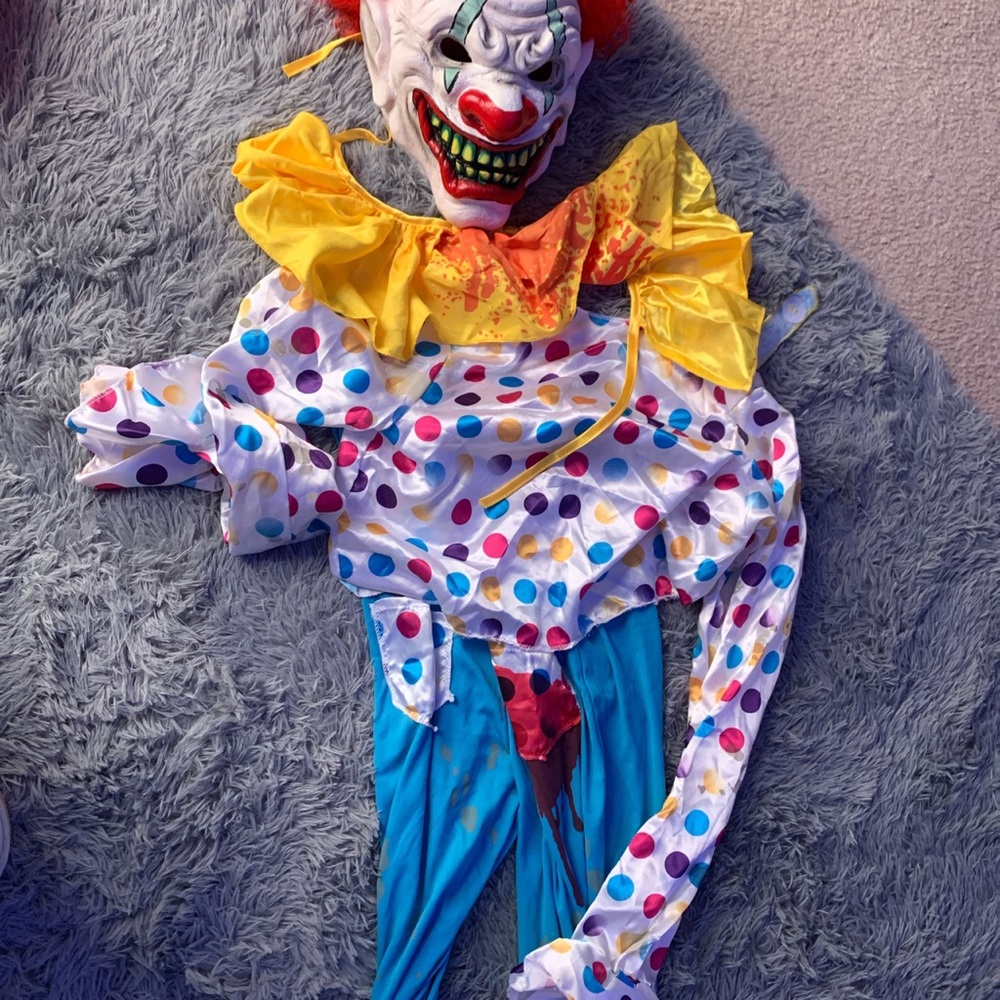 Halloween costume clown